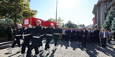 VALİ YARDIMCISI İHSAN AYRANCI, AFYONKARAHİSAR’DA DÜZENLENEN TÖRENLE MEMLEKETİNE UĞURLANDI