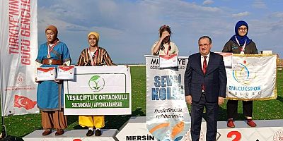 YEŞİLÇİFTLİK ORTAOKULU GELENEKSEL TÜRK OKÇULUĞU TÜRKİYE ŞAMPİYONASI’NDAN DERECELERLE DÖNDÜ