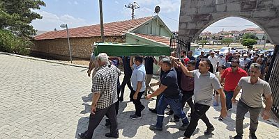 YUNAK’IN ASIRLIK ÇINARI DOĞAN DİRİ, EBEDİYETE UĞURLANDI