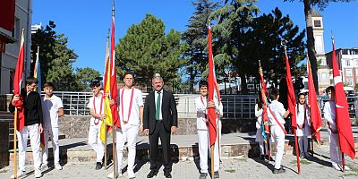 YUNAK’TA 19 EYLÜL GAZİLER GÜNÜ TÖRENLE KUTLANDI
