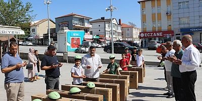 YUNAK’TA 40 GÜN SABAH NAMAZINA GELEN ÇOCUKLARA BİSİKLETLERİ TESLİM EDİLDİ