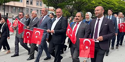 YUNAK'TA GENÇLİK YÜRÜYÜŞÜ YAPILDI