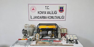 YUNAK’TA İZİNSİZ KAZI OPERASYONU: 5 KİŞİ GÖZALTINA ALINDI