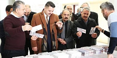 YUNAK’TA ÖĞRENCİLERE YÖNELİK İLK NUMİSMATİK SERGİSİ AÇILDI 