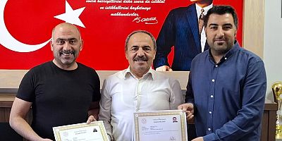 YUNAK’TA ÖĞRETMENLERE BAŞARI BELGESİ TAKDİMİ