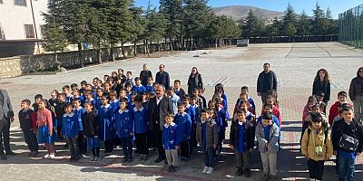 YUNAK’TA OKULLARDA DUYGU DOLU BAŞLANGIÇ: ÖĞRETMEN VE ÖĞRENCİLER TEK YÜREK OLDU