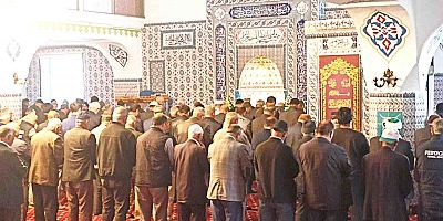 YUNAK'TA SABAH NAMAZI BULUŞMALARI CAMİLERE İLGİYİ ARTIRIYOR