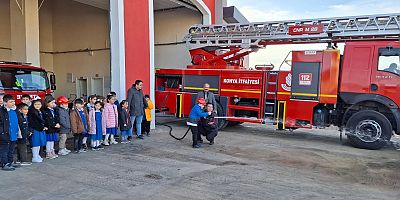 YUNAK'TAKİ 1. SINIF ÖĞRENCİLERİ İTFAİYE BİLİNCİ KAZANIYOR