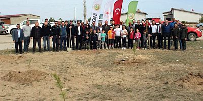 YUNAK YAVAŞLI MAHALLESİNDE FİDANLAR TOPRAKLA BULUŞTU
