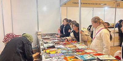 YUNAKLI ÖĞRENCİLER KİTAP FUARINDA