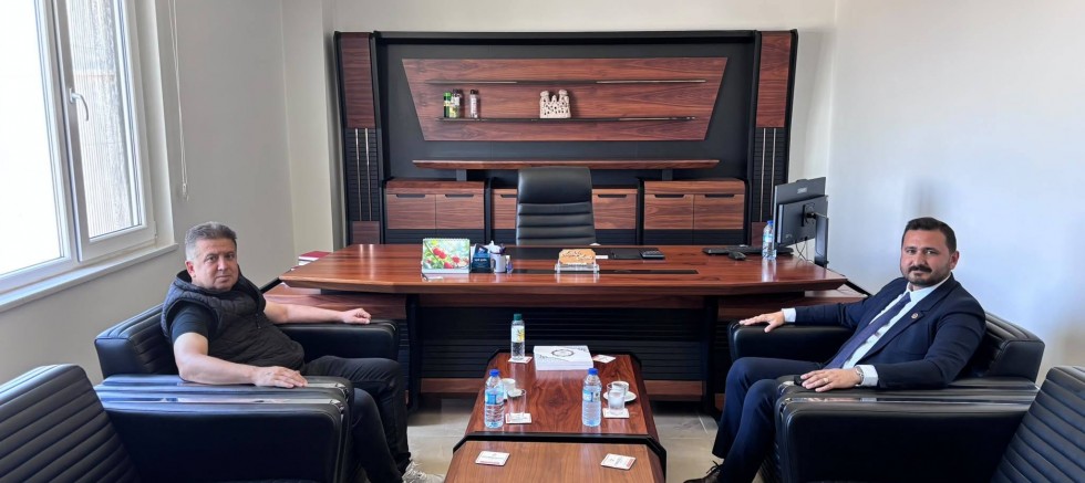 YEŞİLÇİFTLİK BELEDİYE BAŞKANI DEVRİM ÖLMEZ’DEN KİRAZ ÜRETİMİNİ GÜÇLENDİRECEK ZİYARETLER
