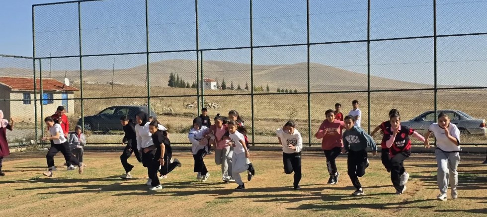YUNAK'TA CUMHURİYET KOŞUSU YAPILDI